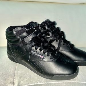 REEBOK FREESTYLE HI - GRADE SCHOOL